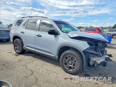 Czwarte zdjęcie samochodu z boku: 2025 HONDA PILOT TRAILSPORT VIN:5FNYG1H60SB064248 - miniatura