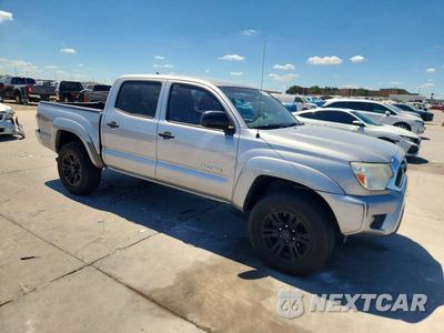Czwarte zdjęcie samochodu z boku: 2015 TOYOTA TACOMA V6 VIN:5TFLU4EN1FX139440 - miniatura