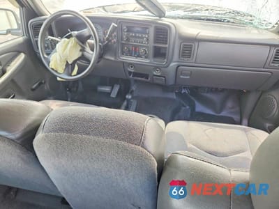 Zdjęcie 8 z 12 samochodu: 2005 CHEVROLET SILVERADO K1500 VIN:2GCEK19V751217917 - miniatura