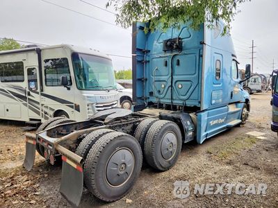 Trzecie zdjęcie samochodu z tyłu: 2018 FREIGHTLINER CASCADIA 126 SEMI TRUCK VIN:3AKJHHDRXJSJW2557 - miniatura