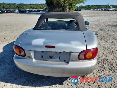 Zdjęcie 6 z 12 samochodu: 1999 MAZDA MX-5 MIATA VIN:JM1NB3536X0111022 - miniatura