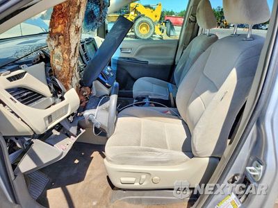 Zdjęcie 7 z 13 samochodu: 2016 TOYOTA SIENNA LE VIN:5TDKK3DC5GS761980 - miniatura