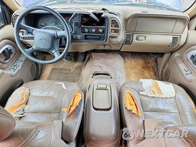 Zdjęcie 8 z 13 samochodu: 1998 CHEVROLET TAHOE K1500 VIN:1GNEK13R6WJ335810 - miniatura