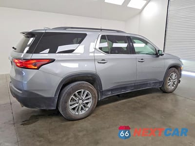 Trzecie zdjęcie samochodu z tyłu: 2023 CHEVROLET TRAVERSE LT VIN:1GNEVMKW9PJ221138 - miniatura