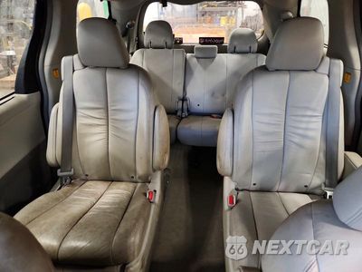 Zdjęcie 10 z 13 samochodu: 2011 TOYOTA SIENNA XLE 7-PASSENGER VIN:5TDDK3DC6BS022957 - miniatura