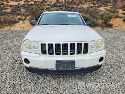 Piąte zdjęcie samochodu w środku: 2005 JEEP GRAND CHEROKEE LAREDO VIN:1J4GR48K25C718490 - miniatura