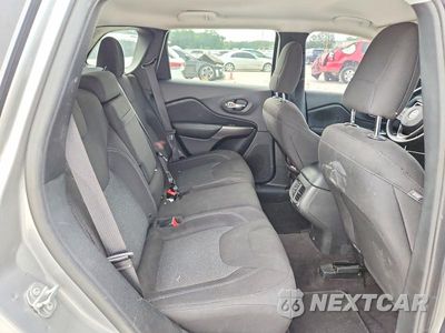 Zdjęcie 11 z 14 samochodu: 2019 JEEP CHEROKEE LATITUDE VIN:1C4PJLCB1KD222472 - miniatura