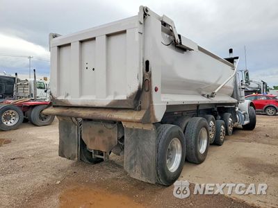 Trzecie zdjęcie samochodu z tyłu: 2007 PETERBILT 379 DUMP TRUCK VIN:1XP5AU8X07D692127 - miniatura