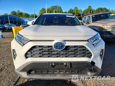 Piąte zdjęcie samochodu w środku: 2021 TOYOTA RAV4 XLE VIN:JTMRWRFV1MD128050 - miniatura
