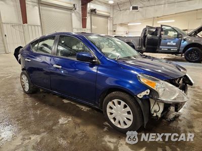 Czwarte zdjęcie samochodu z boku: 2018 NISSAN VERSA SV VIN:3N1CN7AP2JL802401 - miniatura