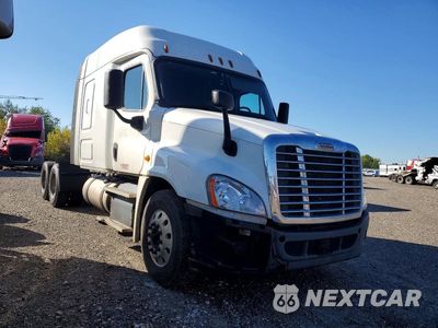 Czwarte zdjęcie samochodu z boku: 2019 FREIGHTLINER CASCADIA 125 SEMI TRUCK VIN:3AKJGLDR8KDKE5315 - miniatura