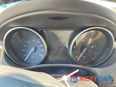 Zdjęcie 9 z 12 samochodu: 2017 JAGUAR XE PREMIUM VIN:SAJAJ4BVXHA958474 - miniatura