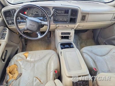 Zdjęcie 8 z 13 samochodu: 2001 GMC YUKON XL C1500 VIN:1GKEC16T01J285495 - miniatura