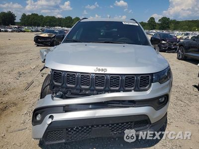 Piąte zdjęcie samochodu w środku: 2025 JEEP COMPASS LATITUDE VIN:3C4NJDBN8ST571633 - miniatura