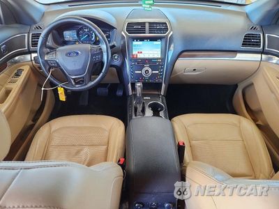 Zdjęcie 8 z 12 samochodu: 2017 FORD EXPLORER LIMITED VIN:1FM5K8F84HGC98885 - miniatura