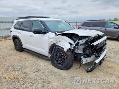 Czwarte zdjęcie samochodu z boku: 2026 TOYOTA SEQUOIA TRD PRO VIN:7SVAAABA3TX096897 - miniatura