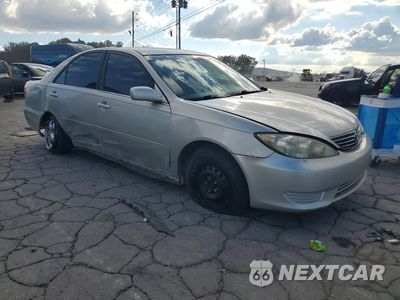 Czwarte zdjęcie samochodu z boku: 2005 TOYOTA CAMRY LE VIN:4T1BE32K85U076894 - miniatura