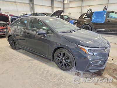 Czwarte zdjęcie samochodu z boku: 2026 TOYOTA COROLLA SE VIN:5YFS4MCE4TP256177 - miniatura