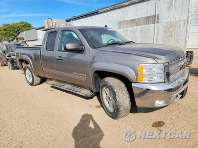 Czwarte zdjęcie samochodu z boku: 2013 CHEVROLET SILVERADO K1500 LT VIN:1GCRKSE73DZ359153 - miniatura
