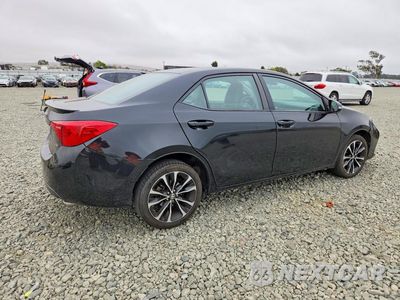 Trzecie zdjęcie samochodu z tyłu: 2017 TOYOTA COROLLA SE VIN:5YFBURHE8HP723100 - miniatura