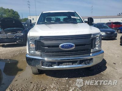 Piąte zdjęcie samochodu w środku: 2019 FORD F250 SUPER DUTY VIN:1FT7W2B62KEF55970 - miniatura