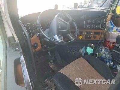 Zdjęcie 8 z 14 samochodu: 2020 FREIGHTLINER CASCADIA 126 VIN:3AKJHHDR1LSLP7490 - miniatura