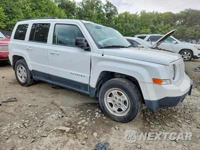 Czwarte zdjęcie samochodu z boku: 2017 JEEP PATRIOT SPORT VIN:1C4NJPBA5HD116204 - miniatura