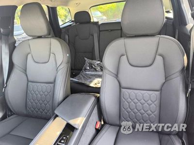 Zdjęcie 11 z 15 samochodu: 2026 VOLVO XC60 PLUS VIN:YV4M12RC2T1336011 - miniatura