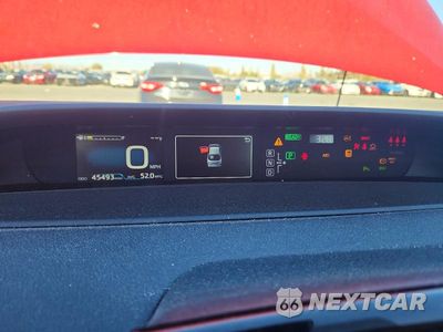 Zdjęcie 9 z 13 samochodu: 2018 TOYOTA PRIUS TWO VIN:JTDKBRFU7J3083010 - miniatura