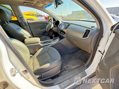 Piąte zdjęcie samochodu w środku: 2014 KIA SPORTAGE EX VIN:KNDPC3AC9E7606122 - miniatura