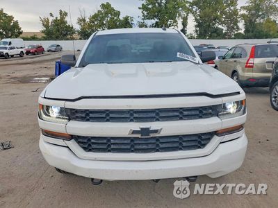 Piąte zdjęcie samochodu w środku: 2018 CHEVROLET SILVERADO K1500 CUSTOM VIN:3GCUKPEC5JG581175 - miniatura