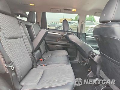 Zdjęcie 11 z 13 samochodu: 2015 TOYOTA HIGHLANDER LE PLUS VIN:5TDBKRFH7FS155249 - miniatura