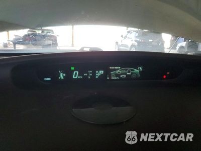 Zdjęcie 9 z 12 samochodu: 2014 TOYOTA PRIUS FOUR VIN:JTDKN3DU6E1781102 - miniatura