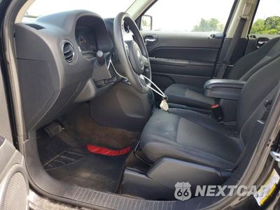 Zdjęcie 7 z 13 samochodu: 2016 JEEP PATRIOT SPORT VIN:1C4NJPBA6GD693175 - miniatura