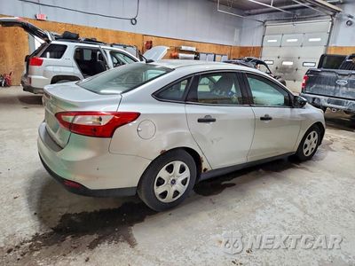 Trzecie zdjęcie samochodu z tyłu: 2012 FORD FOCUS S VIN:1FAHP3E27CL187871 - miniatura