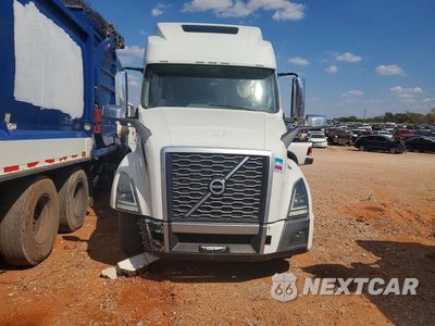Piąte zdjęcie samochodu w środku: 2023 VOLVO VNL TRUCK CAB AND CHASSIS VIN:4V4NC9EH3PN331348 - miniatura