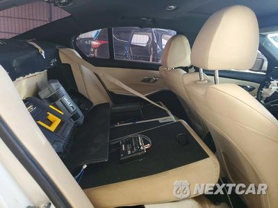 Zdjęcie 10 z 12 samochodu: 2019 BMW 330XI VIN:WBA5R7C55KFH12550 - miniatura