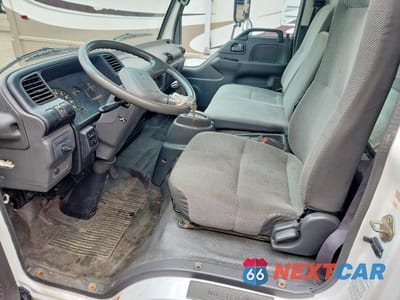 Zdjęcie 7 z 12 samochodu: 2004 ISUZU NPR HD BOX TRUCK VIN:4KLB4B1U64J802658 - miniatura