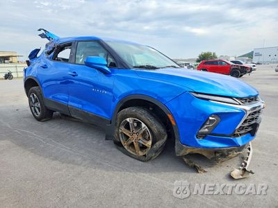 Czwarte zdjęcie samochodu z boku: 2025 CHEVROLET BLAZER 2LT VIN:3GNKBHR48SS141733 - miniatura