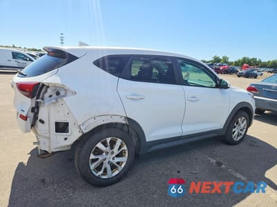 Trzecie zdjęcie samochodu z tyłu: 2019 HYUNDAI TUCSON SE VIN:KM8J2CA44KU927821 - miniatura