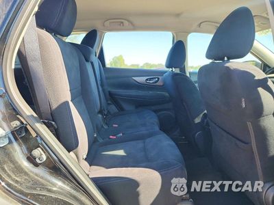 Zdjęcie 11 z 13 samochodu: 2016 NISSAN ROGUE S VIN:JN8AT2MV7GW136473 - miniatura