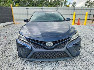 Piąte zdjęcie samochodu w środku: 2020 TOYOTA CAMRY SE VIN:4T1G11AK8LU345366 - miniatura