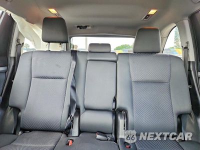 Zdjęcie 10 z 13 samochodu: 2019 TOYOTA HIGHLANDER LE VIN:5TDZARFH0KS051424 - miniatura