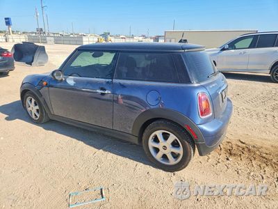 Drugie zdjęcie samochodu z przodu: 2010 MINI COOPER VIN:WMWMF3C53ATZ62041 - miniatura
