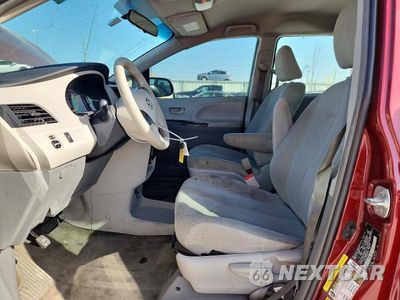 Zdjęcie 7 z 14 samochodu: 2013 TOYOTA SIENNA L 7-PASSENGER VIN:5TDZK3DC5DS307254 - miniatura