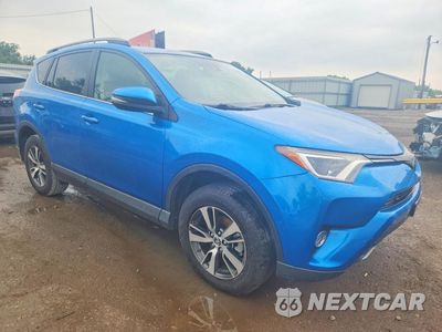 Czwarte zdjęcie samochodu z boku: 2017 TOYOTA RAV4 XLE VIN:JTMWFREV0HJ123899 - miniatura