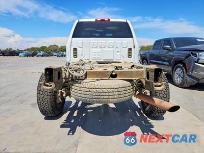Zdjęcie 6 z 12 samochodu: 2018 CHEVROLET SILVERADO C2500 HEAVY DUTY VIN:1GC2CUEG1JZ198727 - miniatura