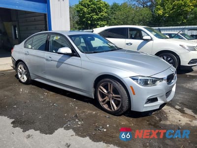 Czwarte zdjęcie samochodu z boku: 2018 BMW 330 XI VIN:WBA8D9C5XJEM35063 - miniatura