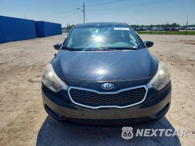 Piąte zdjęcie samochodu w środku: 2016 KIA FORTE LX VIN:KNAFK4A69G5503311 - miniatura