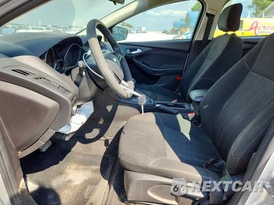 Zdjęcie 7 z 12 samochodu: 2018 FORD FOCUS SE VIN:1FADP3F23JL294829 - miniatura